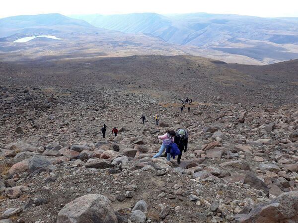 Ֆրանսիայում չեն մահանում բանաստեղծները, իսկ Հայաստանում՝ լեռները․ միավորել «անմահներին» Ֆրանսիայում չեն մահանում բանաստեղծները, իսկ Հայաստանում՝ լեռները․ միավորել «անմահներին» - Sputnik Արմենիա