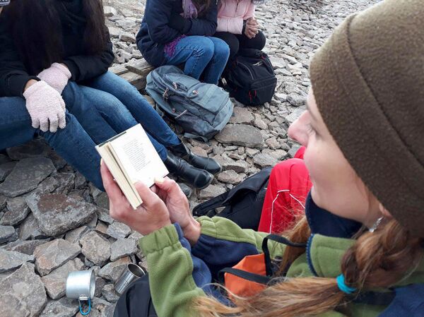 Ֆրանսիայում չեն մահանում բանաստեղծները, իսկ Հայաստանում՝ լեռները․ միավորել «անմահներին» Ֆրանսիայում չեն մահանում բանաստեղծները, իսկ Հայաստանում՝ լեռները․ միավորել «անմահներին» - Sputnik Արմենիա