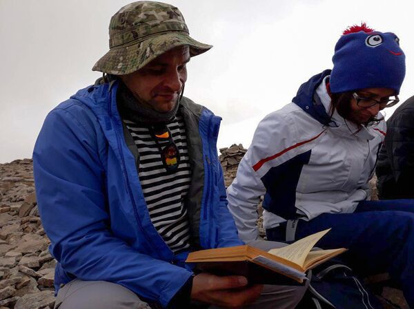 Ֆրանսիայում չեն մահանում բանաստեղծները, իսկ Հայաստանում՝ լեռները․ միավորել «անմահներին» Ֆրանսիայում չեն մահանում բանաստեղծները, իսկ Հայաստանում՝ լեռները․ միավորել «անմահներին» - Sputnik Արմենիա