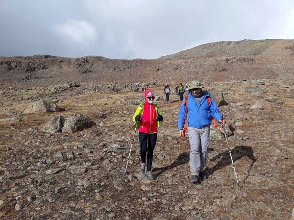 Ֆրանսիայում չեն մահանում բանաստեղծները, իսկ Հայաստանում՝ լեռները․ միավորել «անմահներին» Ֆրանսիայում չեն մահանում բանաստեղծները, իսկ Հայաստանում՝ լեռները․ միավորել «անմահներին» - Sputnik Արմենիա