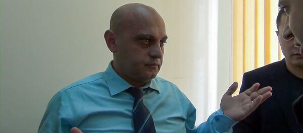 Ոստիկանները կաշառք ստանալու կասկածանքով բերման են ենթարկել ՊԵԿ 3 պաշտոնյայի Ոստիկանները կաշառք ստանալու կասկածանքով բերման են ենթարկել ՊԵԿ 3 պաշտոնյայի - Sputnik Արմենիա