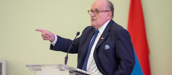 Бывший мэр Нью-Йорка Руди Джулиани на международном форуме Евразийская неделя (23 октября 2018). Еревaн - Sputnik Армения