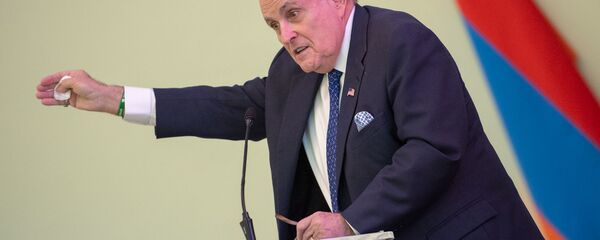 Бывший мэр Нью-Йорка Руди Джулиани на международном форуме Евразийская неделя (23 октября 2018). Еревaн - Sputnik Армения