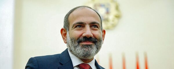 Врио премьер-министра Никол Пашинян на церемонии вручения гос.наград в сфере ИТ (23 октября 2018). Еревaн - Sputnik Армения