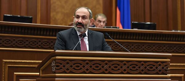 Врио премьер-министра Никол Пашинян на внеочередном заседании Парламента Армении (24 октября 2018). Еревaн Врио премьер-министра Никол Пашинян на внеочередном заседании Парламента Армении (24 октября 2018). Еревaн - Sputnik Արմենիա
