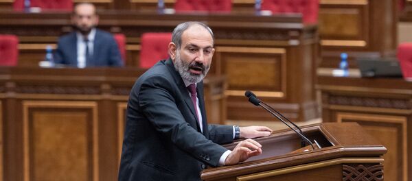 Врио премьер-министра Никол Пашинян на внеочередном заседании Парламента Армении (24 октября 2018). Еревaн Врио премьер-министра Никол Пашинян на внеочередном заседании Парламента Армении (24 октября 2018). Еревaн - Sputnik Армения
