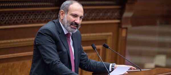 Врио премьер-министра Никол Пашинян на внеочередном заседании Парламента Армении (24 октября 2018). Еревaн - Sputnik Армения