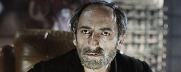 Сос Саркисян в роли Гибаряна в фильме Солярис режиссера Андрея Тарковского (1972 год). Мосфильм Сос Саркисян в роли Гибаряна в фильме Солярис режиссера Андрея Тарковского (1972 год). Мосфильм - Sputnik Արմենիա