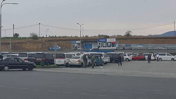 Праворульные машины в транзитной зоне на армяно-грузинской границе - Sputnik Արմենիա