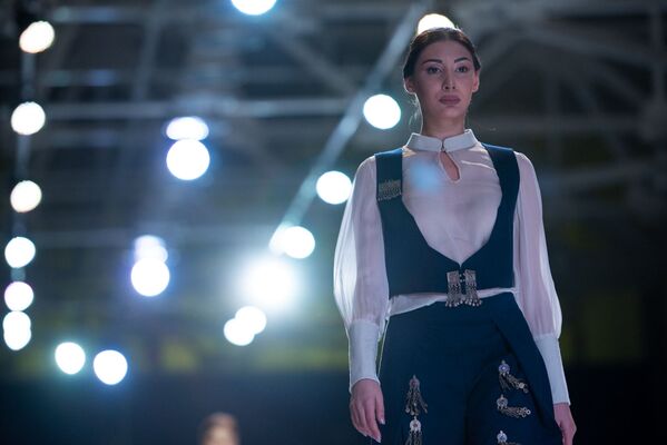В экспо-центре Меридиан прошла неделя моды Yerevan Fashion Week - Sputnik Армения