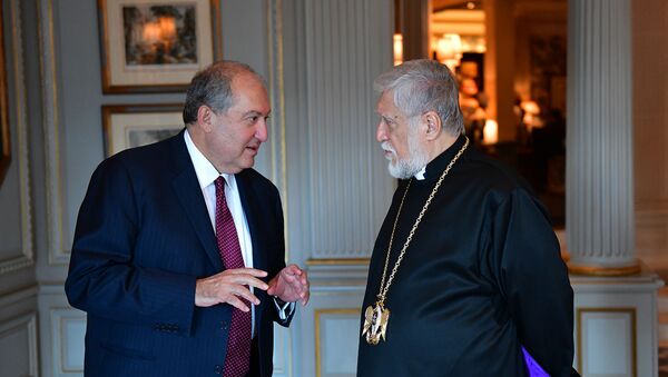 Президент Армении Армен Саркисян встретился с Католикосом Великого Дома Киликийского Арамом Первым (24 октября 2018). Женева - Sputnik Армения