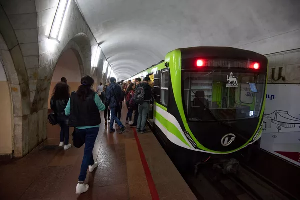 Ереван спасается от пробок: как расширить метро и разгрузить улицы столицы Ереван спасается от пробок: как расширить метро и разгрузить улицы столицы - Sputnik Армения