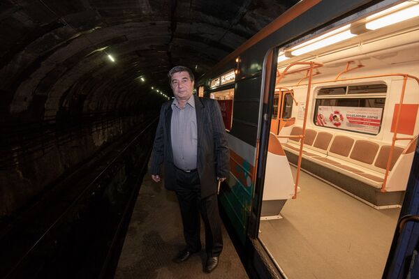 Машинист ереванского метро Ашот Еремян Машинист ереванского метро Ашот Еремян - Sputnik Արմենիա