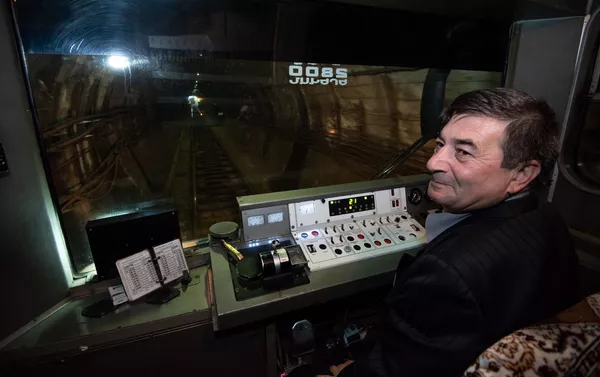 Машинист ереванского метро Ашот Еремян Машинист ереванского метро Ашот Еремян - Sputnik Армения