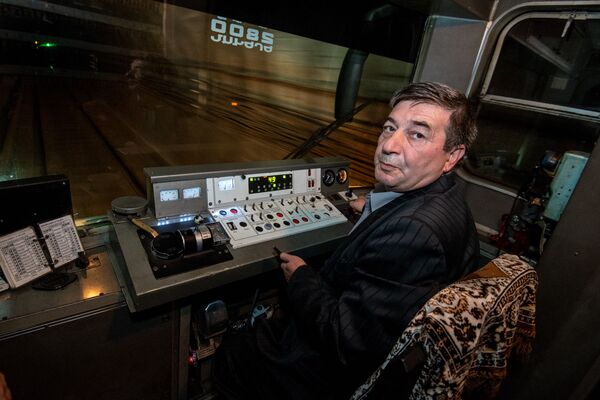 Նա անհամբեր սպասում էր մետրոյի վերագործարկմանը, բայց չհասցրեց. մահացել է Աշոտ Երեմյանը Նա անհամբեր սպասում էր մետրոյի վերագործարկմանը, բայց չհասցրեց. մահացել է Աշոտ Երեմյանը - Sputnik Արմենիա