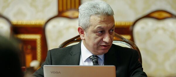 И.о. министра финансов Атом Джанджугазян на совещании у премьер-министра (25 октября 2018). Еревaн - Sputnik Արմենիա
