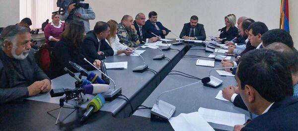 Обсуждение в расширенном формате проблемы запрета праворульных машин в Минтрансе Армении (26 октября 2018). Еревaн Обсуждение в расширенном формате проблемы запрета праворульных машин в Минтрансе Армении (26 октября 2018). Еревaн - Sputnik Արմենիա