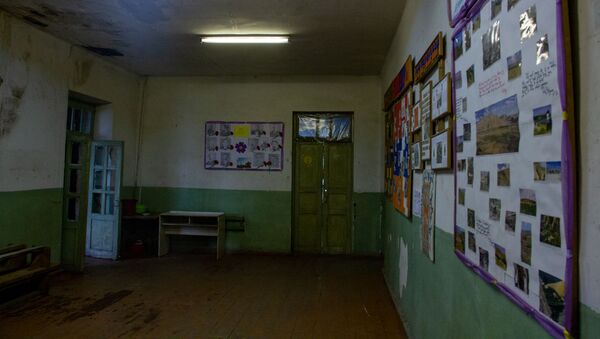 Средняя школа имени Тиграна Меца села Птхунк - Sputnik Армения