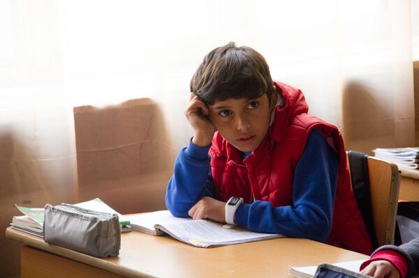 Ученик средней школы имени Тиграна Меца села Птхунк Ученик средней школы имени Тиграна Меца села Птхунк - Sputnik Արմենիա