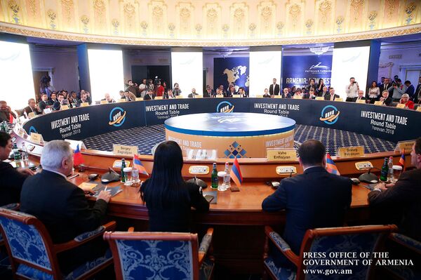 Пашинян — бизнесменам: В Армении изменилась власть, но нет перераспределения собственности - Sputnik Армения