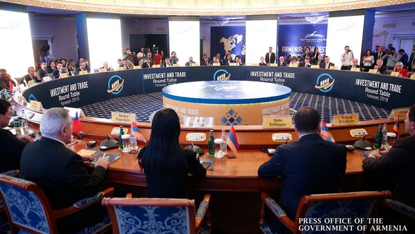 И.о. премьер-министра Армении Никол Пашинян принял участие в конференции Инвестиции и торговля (26 октября 2018). Еревaн - Sputnik Արմենիա