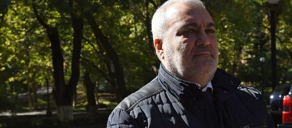 Армен Саркисян возле мемориала жертвам 27 октября 1999 года (27 октября 2018). Еревaн - Sputnik Армения