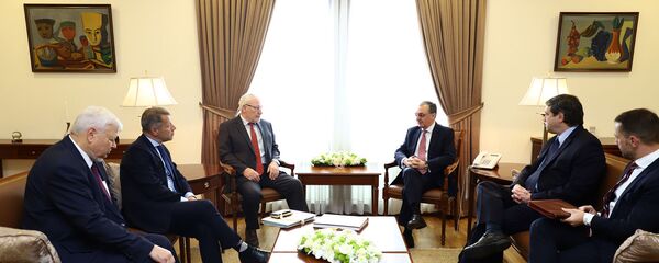 И.о. министра иностранных дел Армении Зограб Мнацаканян встретился с представителями Минской группы ОБСЕ И.о. министра иностранных дел Армении Зограб Мнацаканян встретился с представителями Минской группы ОБСЕ - Sputnik Արմենիա