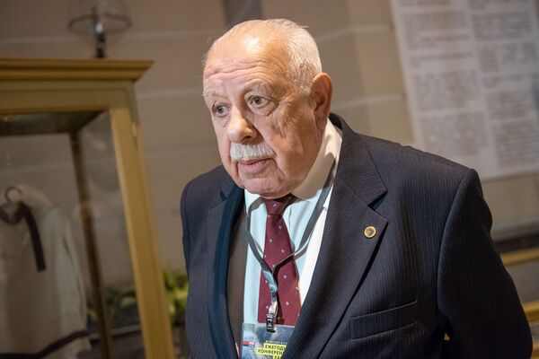 Президент ЕАРАЗА, Председатель Совета по координации деятельности зоопарков РФ, академик Владимир Спицин на международной конференции евразийских зоологических садов и аквариумов (29 октября 2018). Ереван - Sputnik Արմենիա