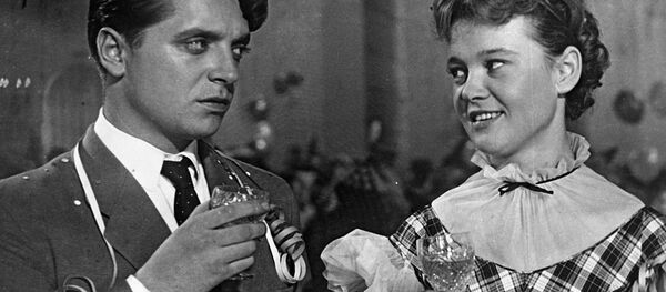 Актеры Юрий Белов и Людмила Гурченко в фильме Карнавальная ночь - Sputnik Армения