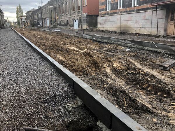 В Гюмри только на старых машинах: гостям города нужно запастись резиновыми сапогами? - Sputnik Армения