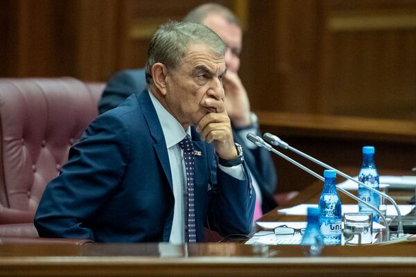 Громкие уголовные дела в Армении: кто оказался под следствием в 2019 году Громкие уголовные дела в Армении: кто оказался под следствием в 2019 году - Sputnik Армения