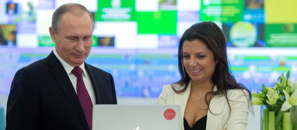 Президент РФ В.Путин посетил выставку, посвящённую 10-летию вещания Russia Today Президент РФ В.Путин посетил выставку, посвящённую 10-летию вещания Russia Today - Sputnik Армения