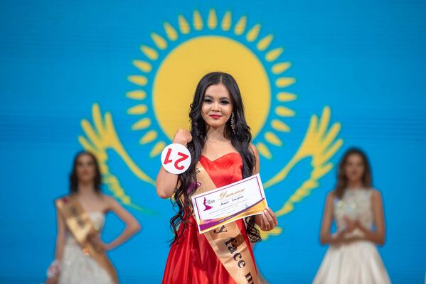 Участница из Казахстана - Акниет Сламхан: Финал конкурса Топ Модель СНГ 2018 - Sputnik Армения
