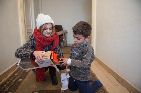 Рафик долго не решался подойти к гостям Рафик долго не решался подойти к гостям - Sputnik Армения