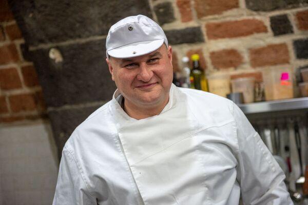 Армяне – феноменальный народ, они держат свою кухню в секрете: российский шеф возмущен - Sputnik Армения