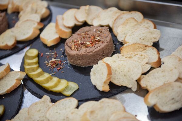 Армяне – феноменальный народ, они держат свою кухню в секрете: российский шеф возмущен - Sputnik Армения