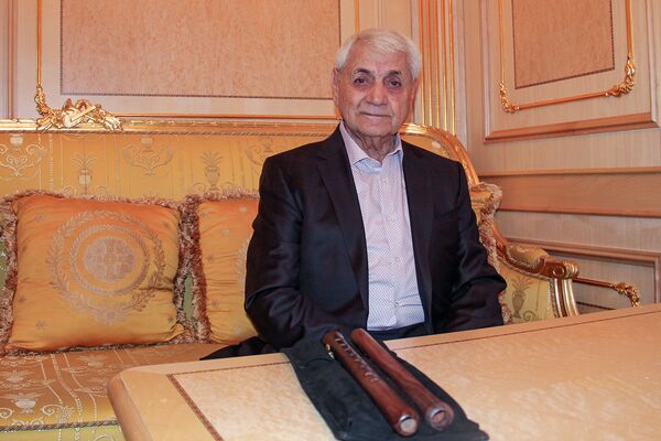 Ջիվան, սա աղոթք է, ոչ թե նվագ. ինչ են արել Սարոյանն ու Ստալինը դուդուկահարի ելույթից հետո  - Sputnik Արմենիա