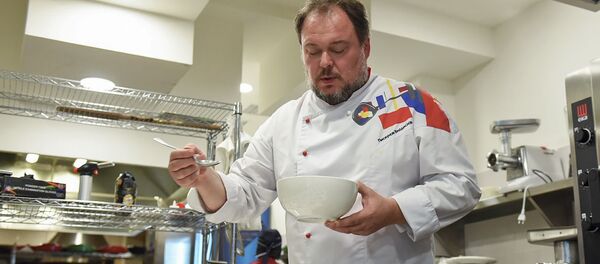 Шеф-повар ресторана Матрешка Владислав Пискунов Шеф-повар ресторана Матрешка Владислав Пискунов - Sputnik Արմենիա