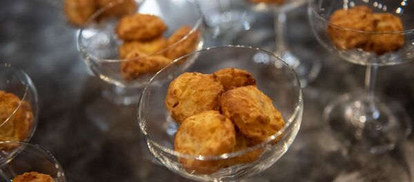 Профитроли с сыром Лори Профитроли с сыром Лори - Sputnik Армения