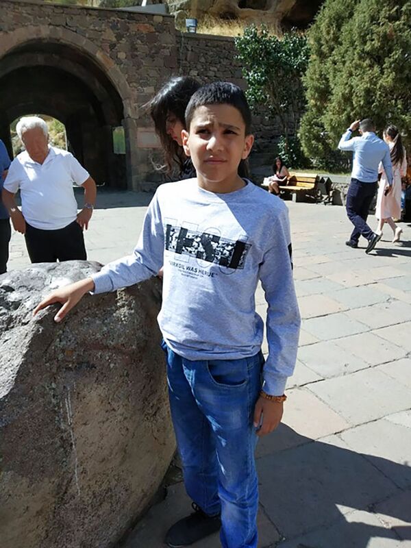 Исчезновение страдающего аутизмом мальчика в Армении — к поискам подключены 600 человек - Sputnik Армения