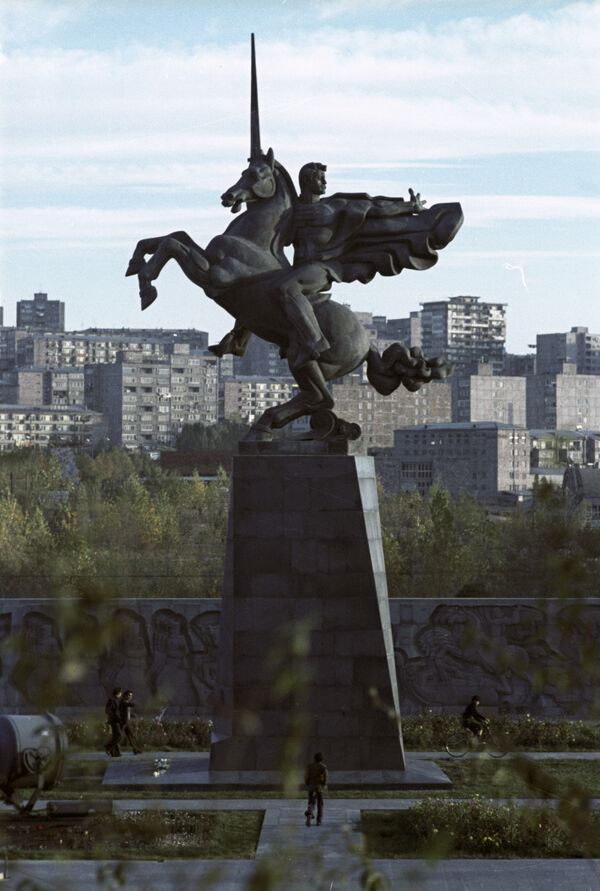 От Ильича до Ильича: чем отличились армяне в революции и после нее От Ильича до Ильича: чем отличились армяне в революции и после нее - Sputnik Армения