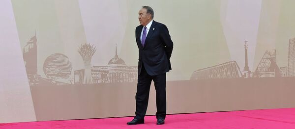 Президент Казахстана Нурсултан Назарбаев в ожидании гостей заседания Совета коллективной безопасности ОДКБ (8 ноября 2018). Астана Президент Казахстана Нурсултан Назарбаев в ожидании гостей заседания Совета коллективной безопасности ОДКБ (8 ноября 2018). Астана - Sputnik Армения