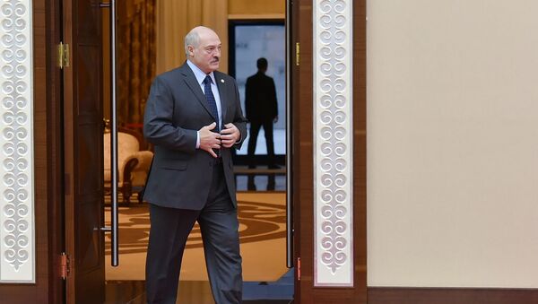 Президент Беларуси Александр Лукашенко перед заседанием Совета коллективной безопасности ОДКБ (8 ноября 2018). Астана - Sputnik Արմենիա