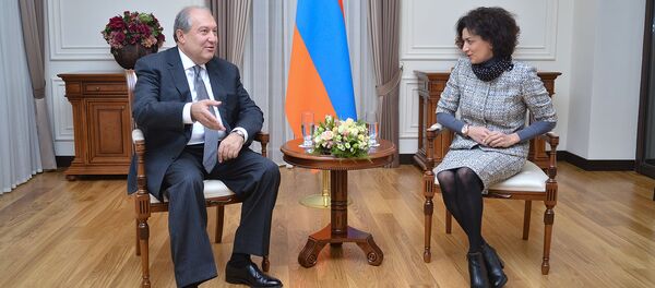 Президент Армении Армен Саркисян принял супругу и.о. премьер-министра Анну Акопян (8 ноября 2018). Еревaн - Sputnik Արմենիա