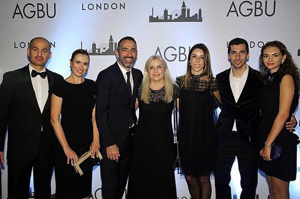 Генрих Мхитарян обручился с дочерью армянского бизнесмена — СМИ - Sputnik Армения