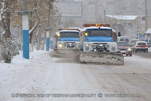 Очистка снега в Ереване - Sputnik Արմենիա