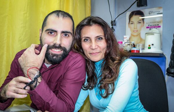 Сделай меня красивой: репортаж из самой тбилисской парикмахерской, где работают армяне - Sputnik Армения