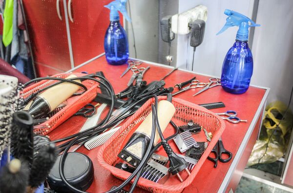 Сделай меня красивой: репортаж из самой тбилисской парикмахерской, где работают армяне - Sputnik Армения