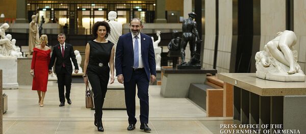 И.о. премьер-министра Армении Никол Пашинян с супругой Анной Акопян посетили с рабочим визитом Францию (10 ноября 2018). Париж И.о. премьер-министра Армении Никол Пашинян с супругой Анной Акопян посетили с рабочим визитом Францию (10 ноября 2018). Париж - Sputnik Արմենիա