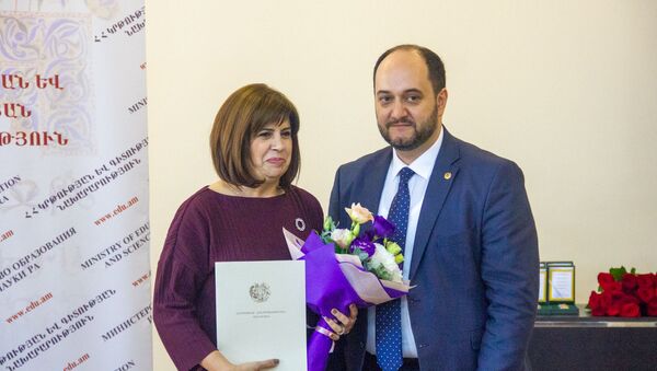 Церемония награждения учителей в министерстве образования и науки (12 ноября 2018). Еревaн - Sputnik Армения